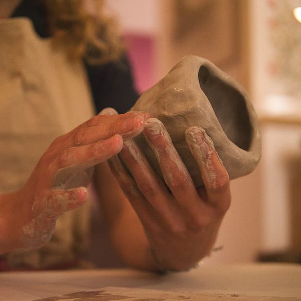 Atelier poterie à Crozon - modelage – Image 5